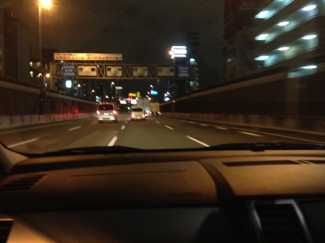 夜の阪神高速環状線オービス前